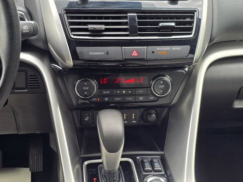 Used 2024 Mitsubishi Eclipse Cross SEL AWD/4WD image 17