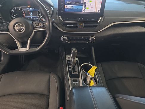 Used 2024 Nissan Altima 2.5 SV w/ SV Premium Package FWD image 4