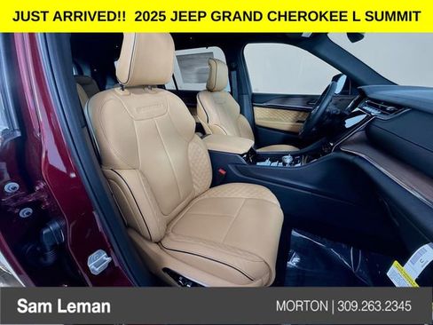 New 2025 Jeep Grand Cherokee L Summit w/ Luxury Tech Group V image 30