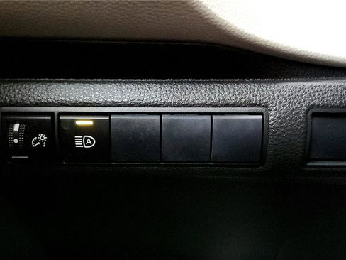 Certified 2020 Toyota Corolla LE image 32