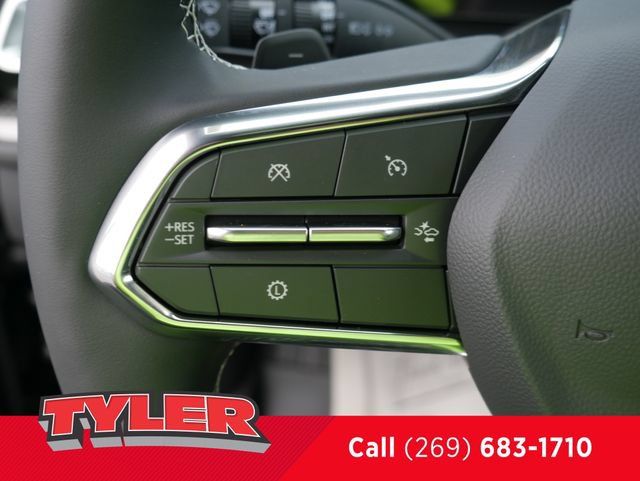 New 2026 Chevrolet Traverse LT w/ Driver Confidence Package AWD/4WD image 27
