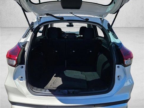 Used 2022 Nissan Kicks SV FWD image 6