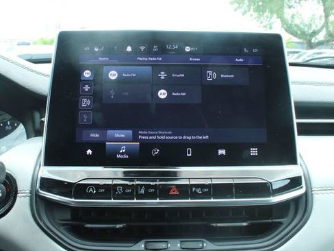 Used 2025 Jeep Compass Limited AWD/4WD image 19
