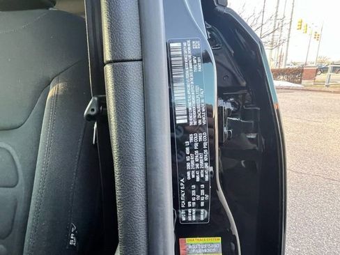 Used 2020 Jeep Renegade Latitude w/ Cold Weather Group image 35