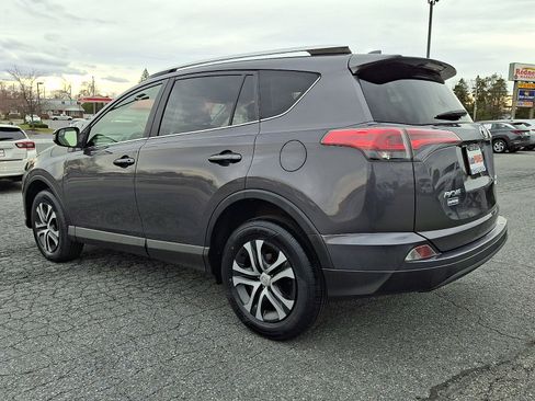 Used 2016 Toyota RAV4 LE image 4