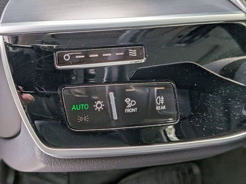 Used 2023 Audi A8 L 3.0T image 20