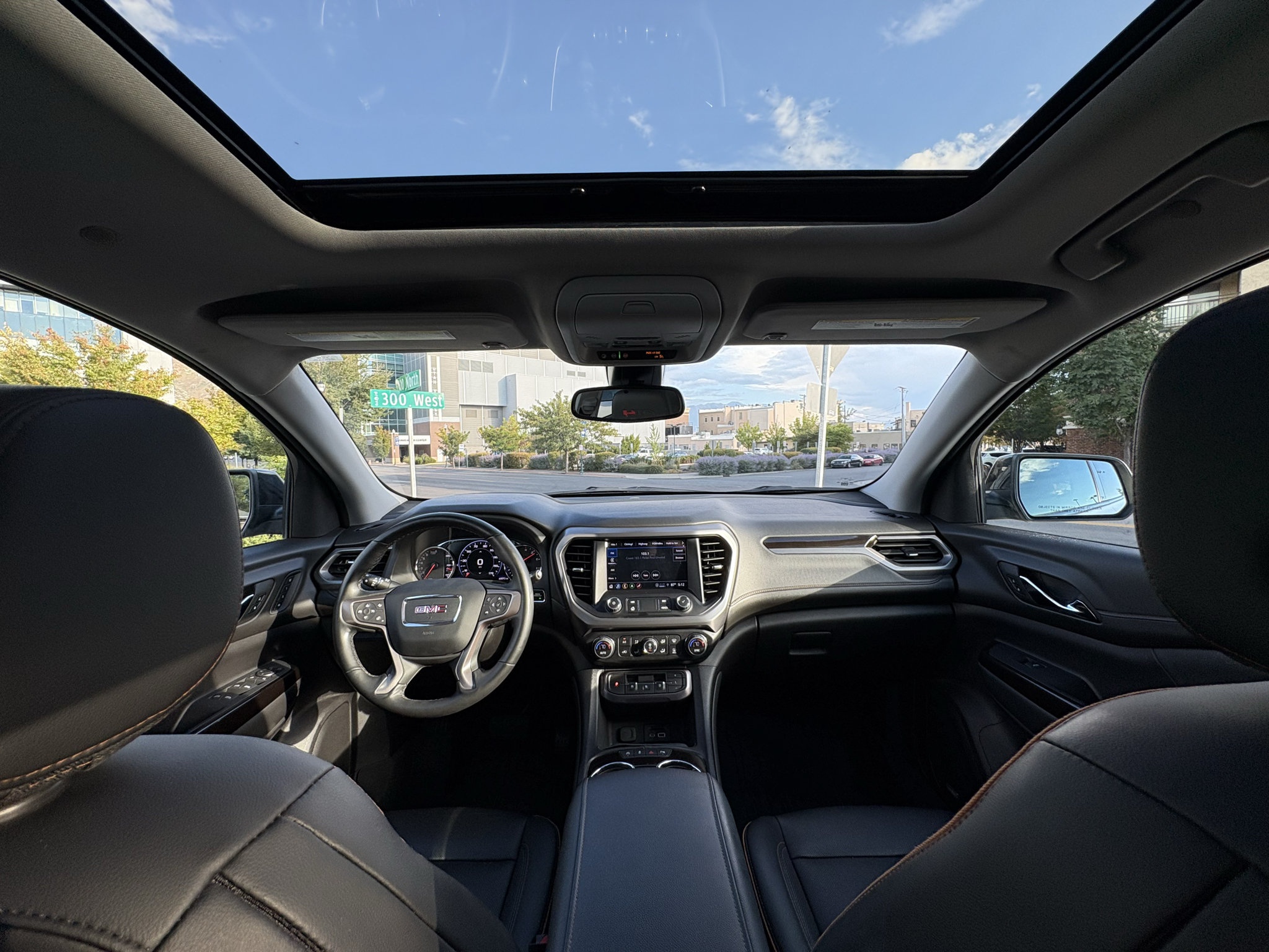 Used 2023 GMC Acadia AT4 w/ Technology Package AWD/4WD image 22