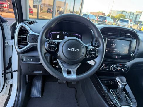 Used 2024 Kia Soul LX w/ Option Group 015 FWD image 12