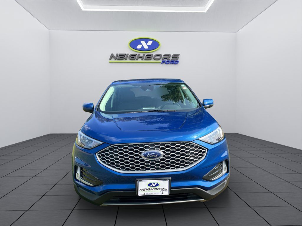 Used 2024 Ford Edge SEL w/ Convenience Package AWD/4WD image 2