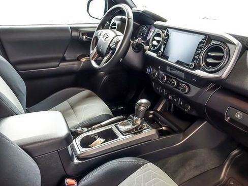 Used 2021 Toyota Tacoma TRD Sport w/ Technology Package AWD/4WD image 29