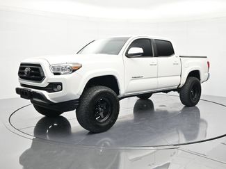 Used 2021 Toyota Tacoma SR5 AWD/4WD video 1