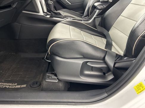 Used 2024 Toyota Corolla Cross SE image 20