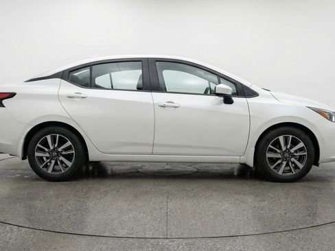 Used 2025 Nissan Versa SV image 11
