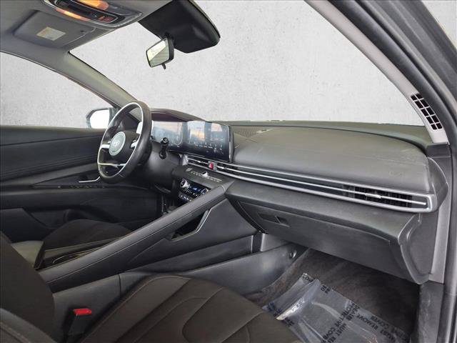 Used 2025 Hyundai Elantra SEL FWD image 22