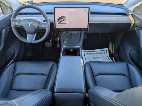 Used 2021 Tesla Model Y Long Range image 17