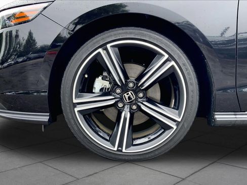 Used 2025 Honda Accord Sport image 11