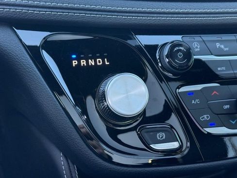 New 2026 Chrysler Pacifica Limited w/ S Appearance Package FWD image 17