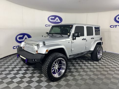 Used 2012 Jeep Wrangler Unlimited Sahara w/ Trailer Tow Group AWD/4WD image 7