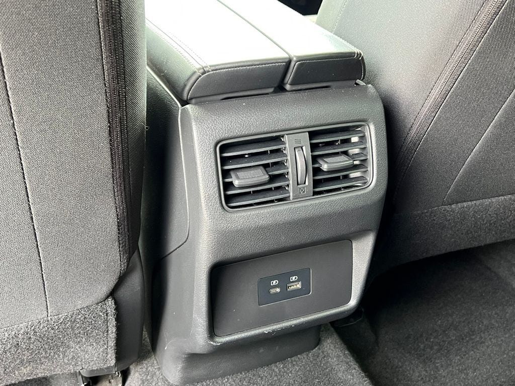 Used 2023 Nissan Rogue SV AWD/4WD image 32
