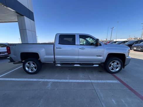 Used 2019 Chevrolet Silverado 2500 LT w/ Texas Edition image 4