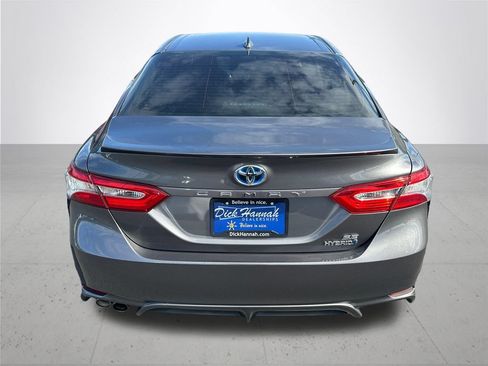 Used 2020 Toyota Camry SE w/ Carpet Mat Package FWD image 8