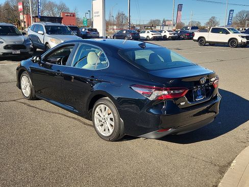 Used 2023 Toyota Camry LE image 6