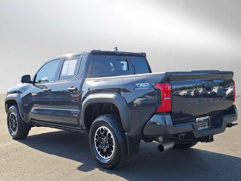 Used 2024 Toyota Tacoma 4x4 Double Cab image 5