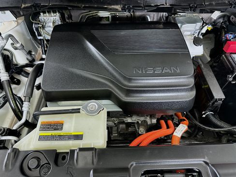 Used 2025 Nissan Leaf S FWD image 31