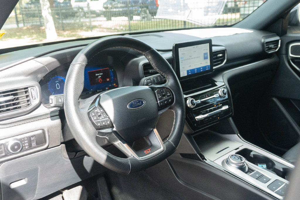 Used 2023 Ford Explorer ST RWD image 18