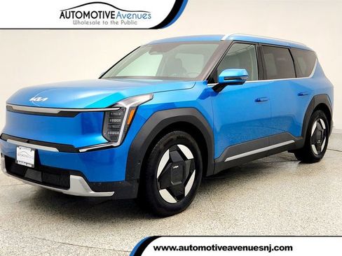 Used 2026 Kia EV9 Wind image 1