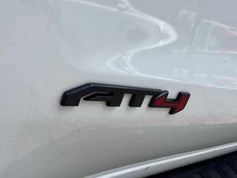 Used 2022 GMC Sierra 1500 AT4 w/ AT4 Premium Package AWD/4WD image 8
