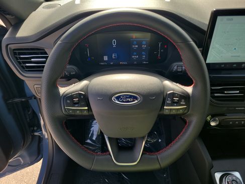 Used 2025 Ford Escape ST-Line w/ Tech Pack #1 FWD image 26