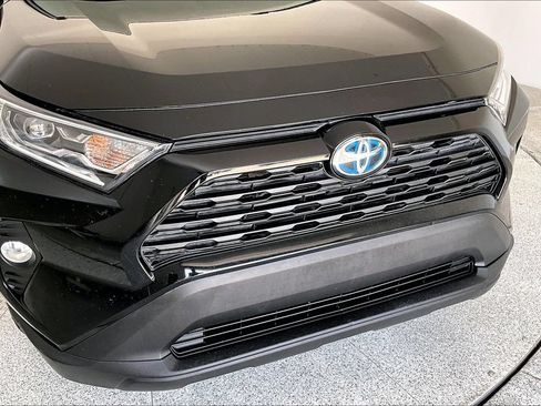 Used 2020 Toyota RAV4 XLE w/ Convenience Package AWD/4WD image 34