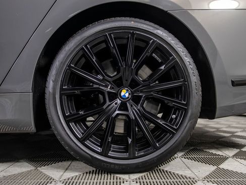 Used 2022 BMW 750i xDrive w/ M Sport Package image 50