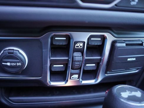 Certified 2025 Jeep Wrangler Unlimited Sahara w/ Safety Group image 30