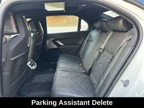 Used 2025 BMW 760i xDrive w/ Executive Package AWD/4WD image 30