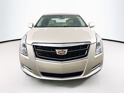Used 2016 Cadillac XTS Luxury FWD image 2