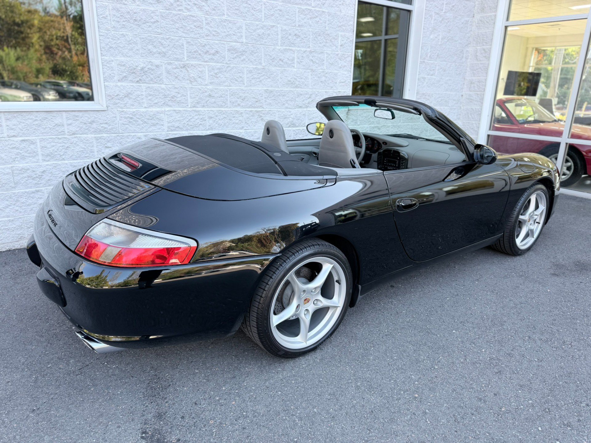 Used 2002 Porsche 911 Carrera 4 AWD/4WD image 42