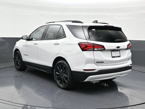 Used 2023 Chevrolet Equinox RS image 3