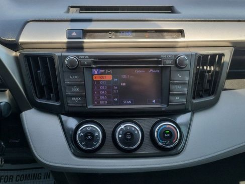 Used 2013 Toyota RAV4 LE FWD image 31