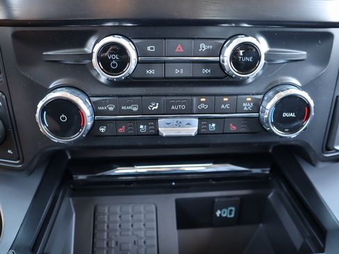 New 2026 Ford F350 Lariat w/ Black Appearance Package image 7