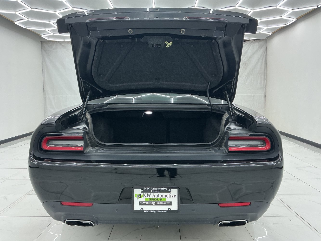 Used 2016 Dodge Challenger SXT Plus RWD image 40