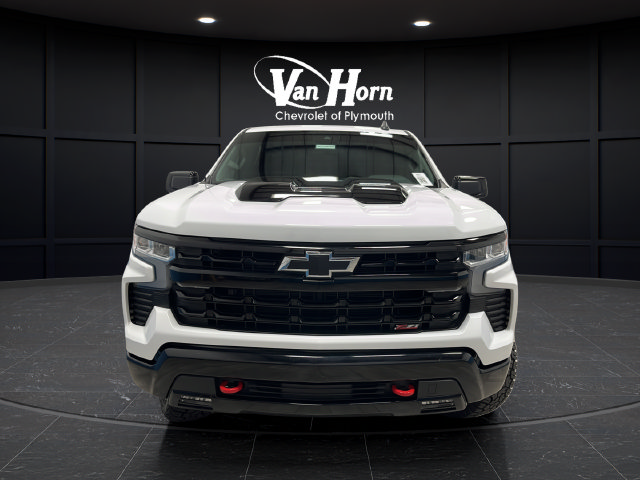 Used 2025 Chevrolet Silverado 1500 LT Trail Boss w/ Convenience Package II AWD/4WD image 2