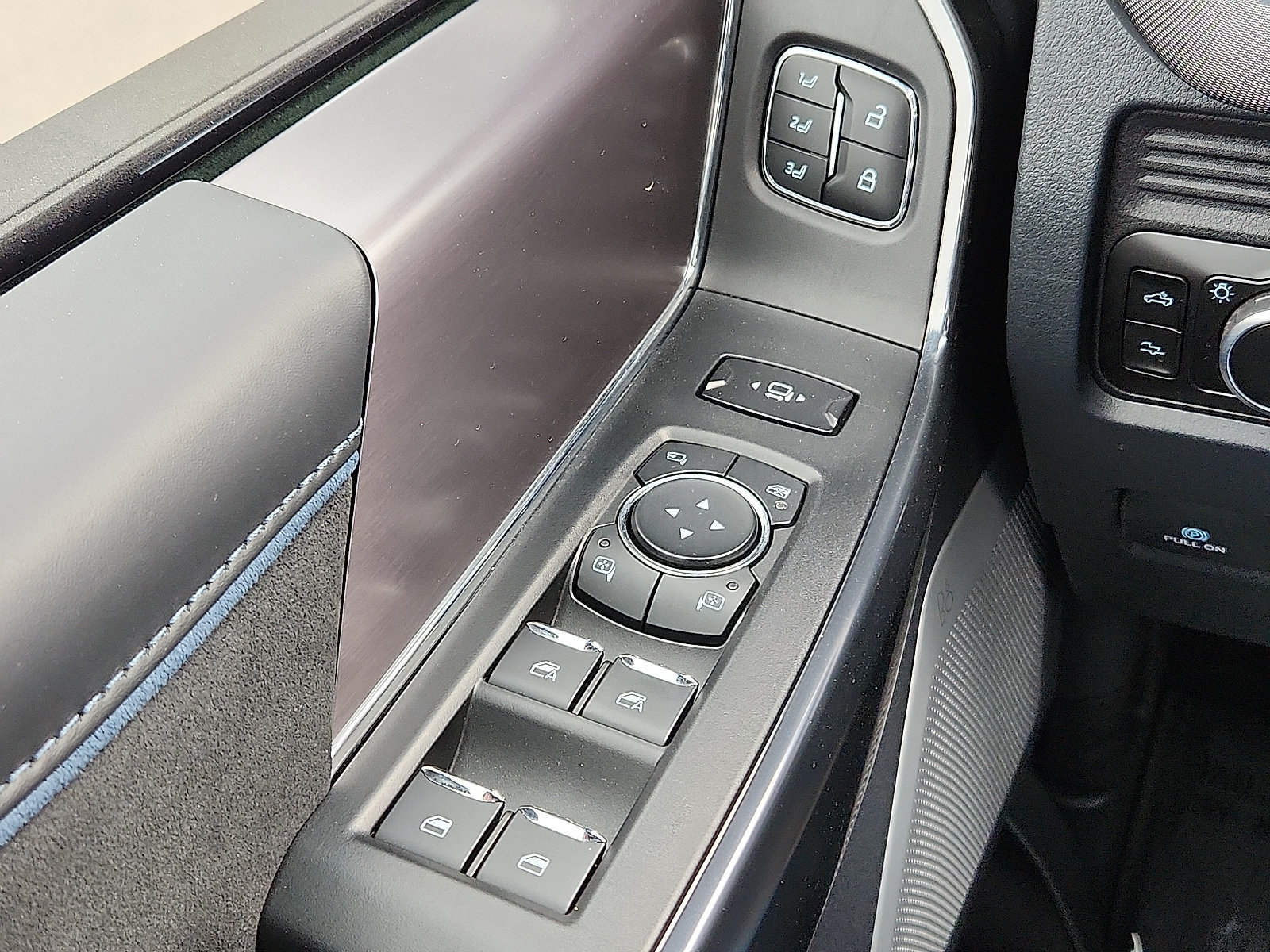 New 2026 Ford F250 Platinum AWD/4WD image 14