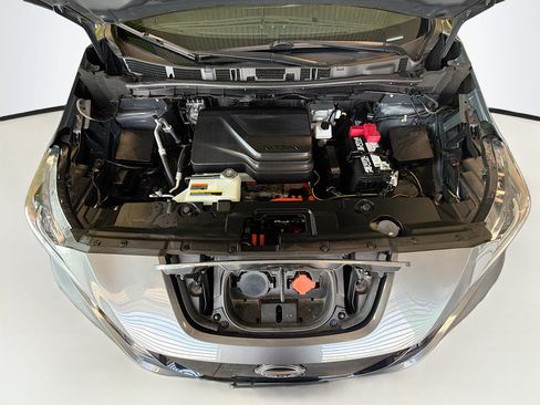 Used 2025 Nissan Leaf S FWD image 32