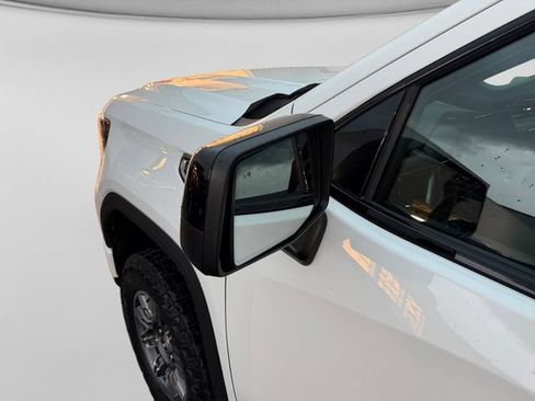 Used 2024 GMC Sierra 1500 AT4 w/ AT4 Preferred Package AWD/4WD image 10