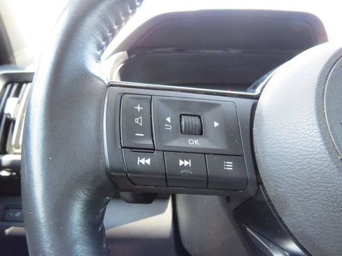 Used 2022 Nissan Pathfinder SL w/ SL Premium Package FWD image 18