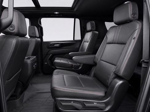 Used 2026 Chevrolet Suburban RST AWD/4WD image 18