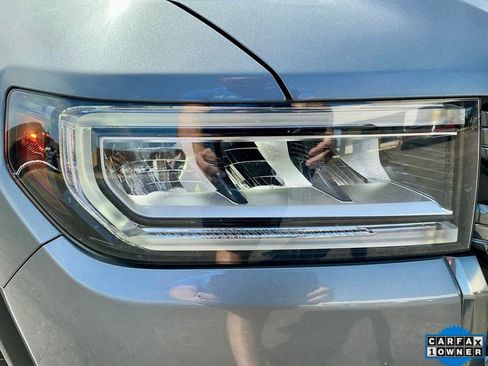 Used 2022 GMC Acadia AT4 w/ Technology Package image 8