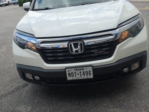 Used 2019 Honda Ridgeline Sport image 3